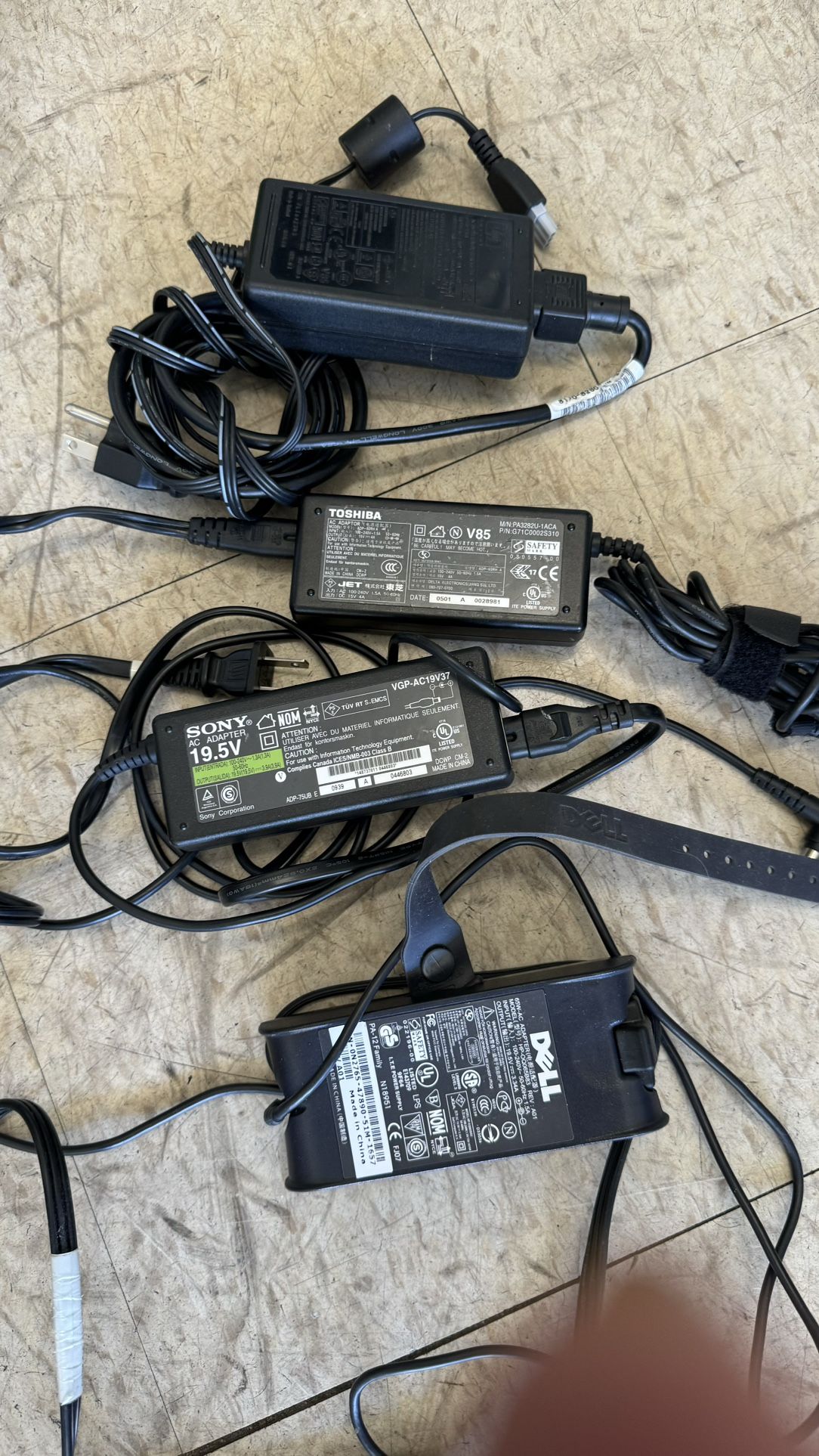 AC Adapter Sony 19.5V / Toshiba/Dell/HP