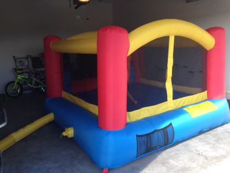 BOUNCEHOUSE (10x10) USED TWICE