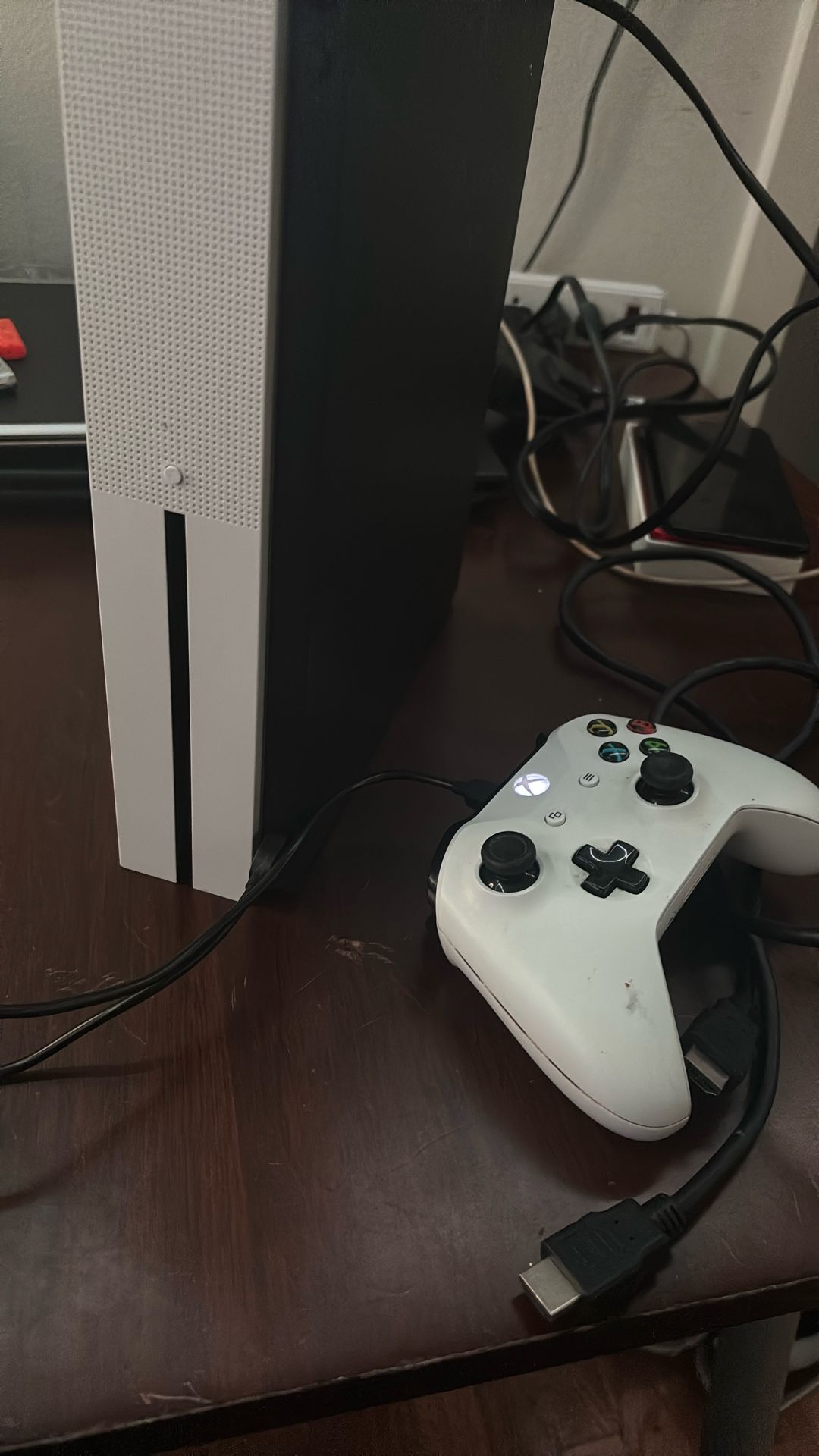 Xbox One S – Console + Controller + HDMI