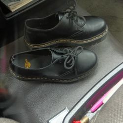 CUTE      DR. MARTENS