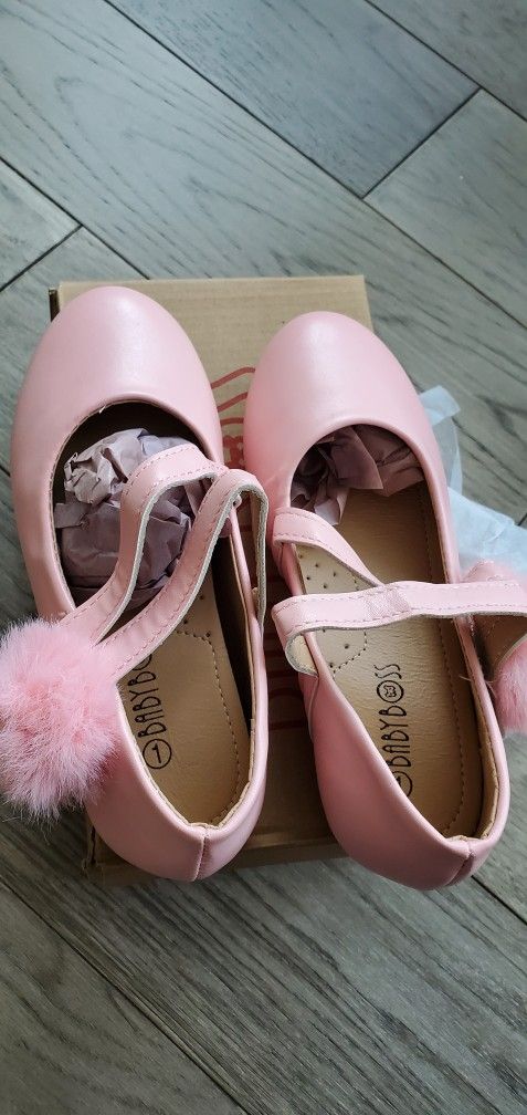 Brand New Pink Girl Shoes With Pom Poms Sz 1/$15