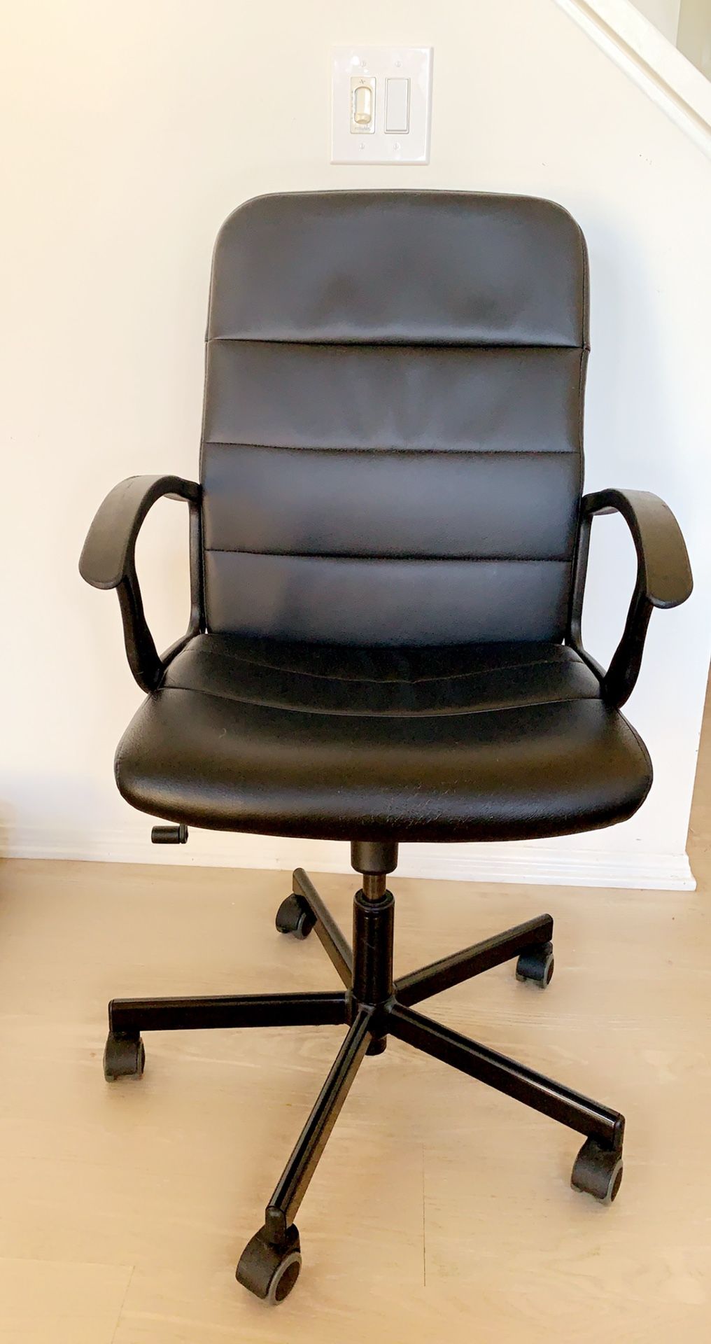 Black leather office chair, Super comfy ! Just there is some scratch from the back you can see it from the second photo.
