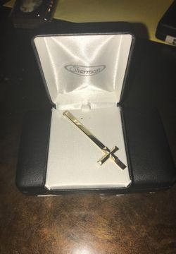Gold plated tie bar with cross- new!