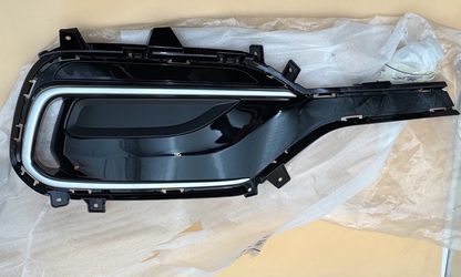 OEM Front Right Fog Light Cover Lamp Bezel Trim 2017 2018 Hyundai Santa Fe Sport