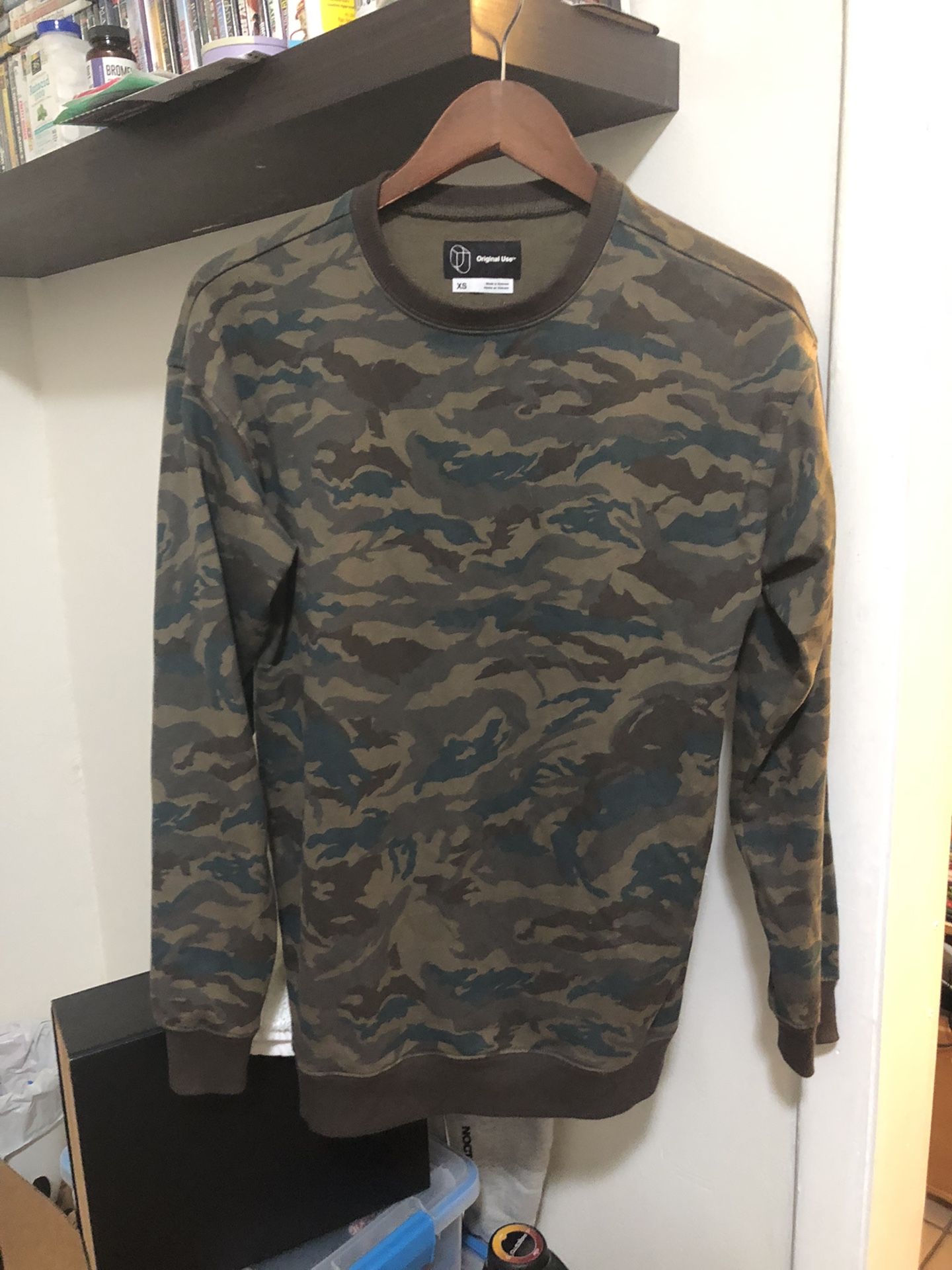 Camo Longsleeve Sweatshirt