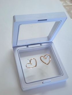 Earrings new gold tone