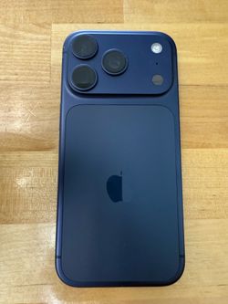 Brand New AT&T / Cricket iPhone 17 Pro 512GB Blue.