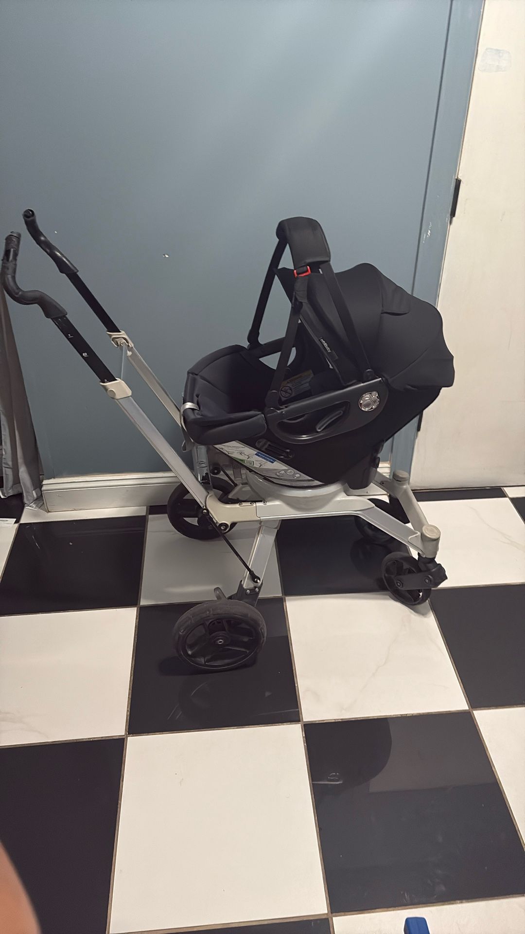 Orbit Baby Stroller/Carseat