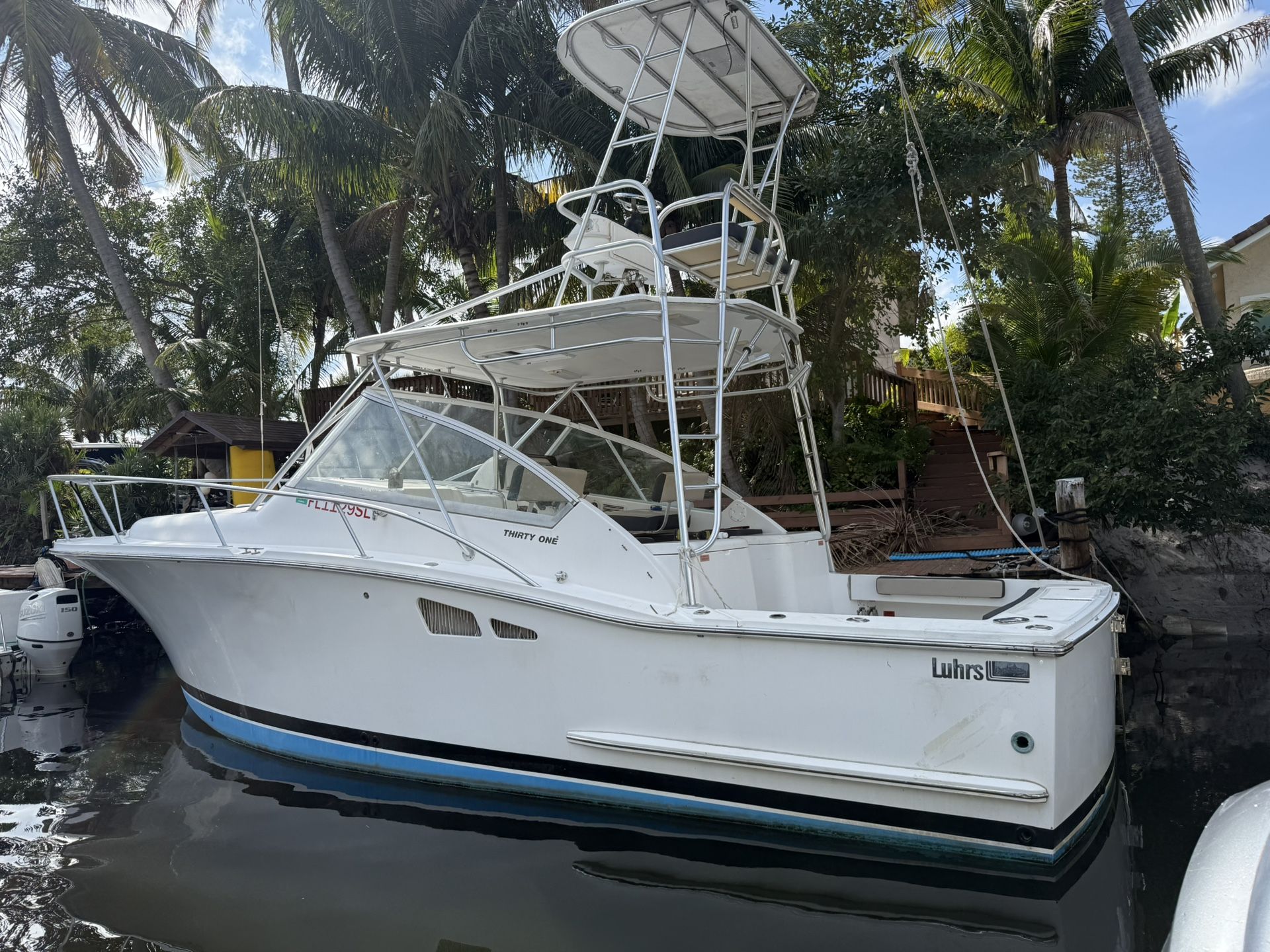 2008 Luhrs 31 hard top