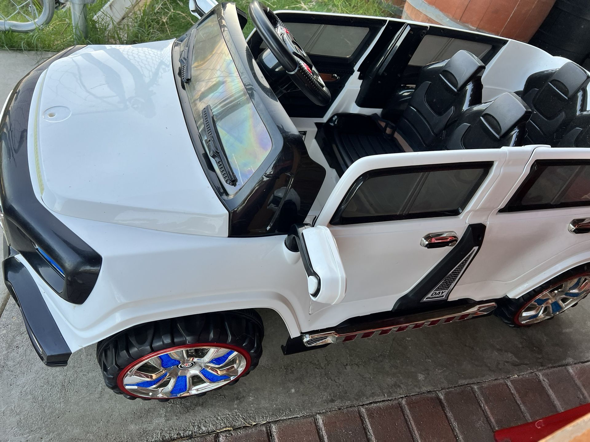 Kids SUV Electric Ride-READ Item Description