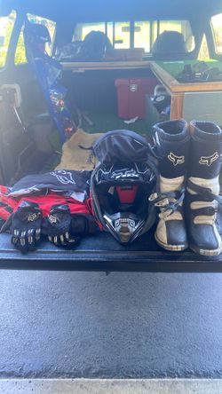 Motor Cycle Ridding Gear Complete Set Two Shirts Large Fox Boots Women’s 9 Smith Vogel’s Fox He met Fox Gloves