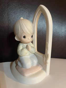 Precious Moments statue “O Worship the Lord” 1985