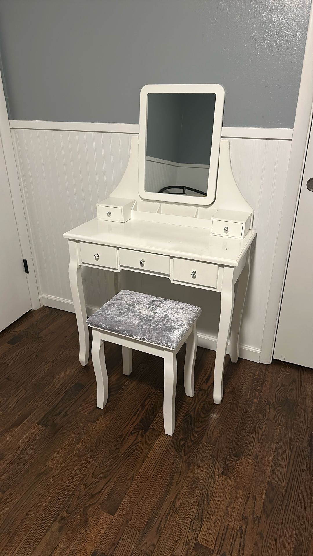 Makeup Vanity Desk 