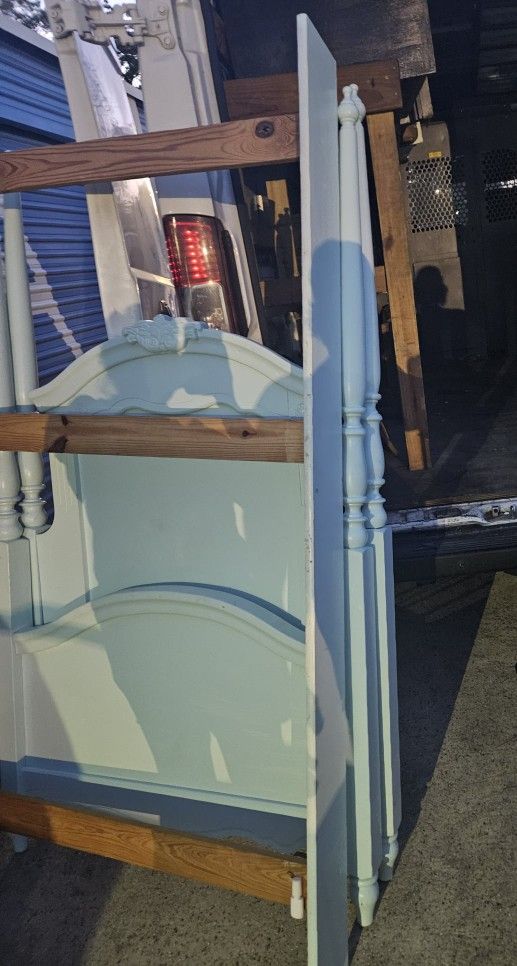 Solid Wood CANOPY BED AND NIGHTSTAND