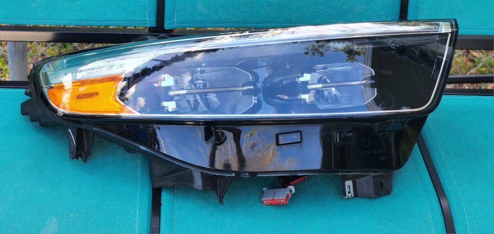 Ford Explorer Headlamp 2020-23 Right Side OEM LED 