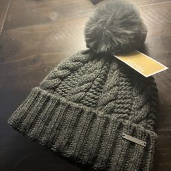 Micheal  Kors | Cable Knit  Pom Pom Hat 