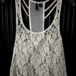 Brand New Women’s Top From Tilly’s 