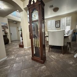Beautiful Howard Miller Grandfather Clock In Excellent Condition 78” Inch Height 
