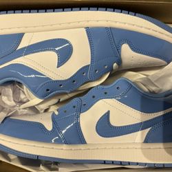 Jordan Retro 1 / FREE Accessories 