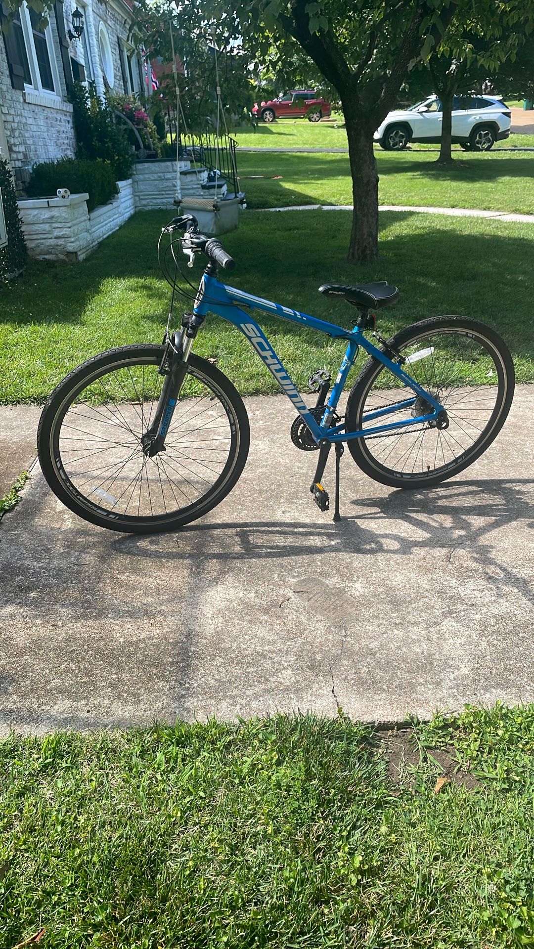 Schwinn GTX3 Hybrid Bike
