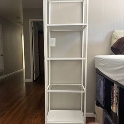 White - Glass shelves