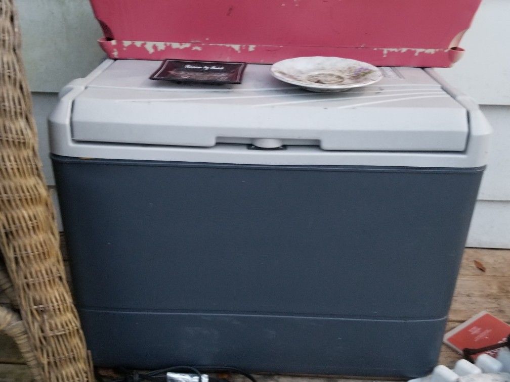 Coleman electric cooler