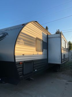 2021 Forest River Grey Wolf 26DBH Travel Trailer – Clean Title – Sleeps 8+
