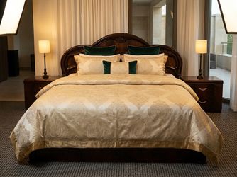 Luxury Italian Contemporary King Bedroom Set – Dresser, Mirror & 2 Nightstands