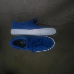 Gently Used Size 5C Pumas