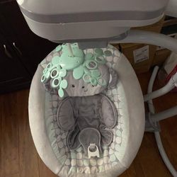 Baby swing 
