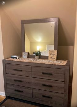 6-Drawer Dresser with Mirror