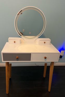 Vanity Table with Light Up Mirror