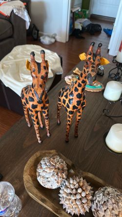 Decoration giraffes