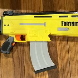 Lot of NERF Guns, Star Wars, X Shot and more.. 