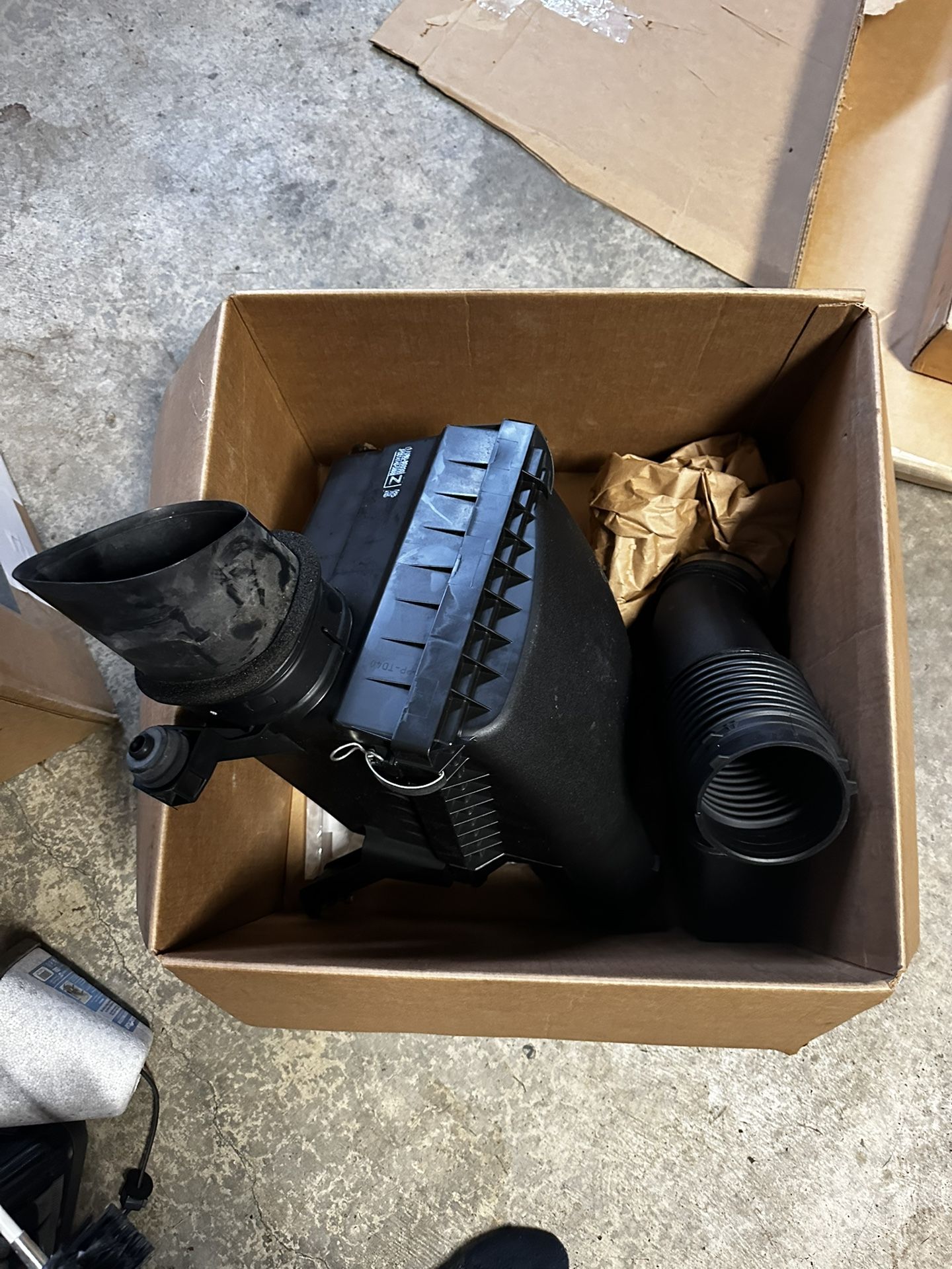 Toyota Tundra Stock Air Filter Air Cleaner Box OEM
