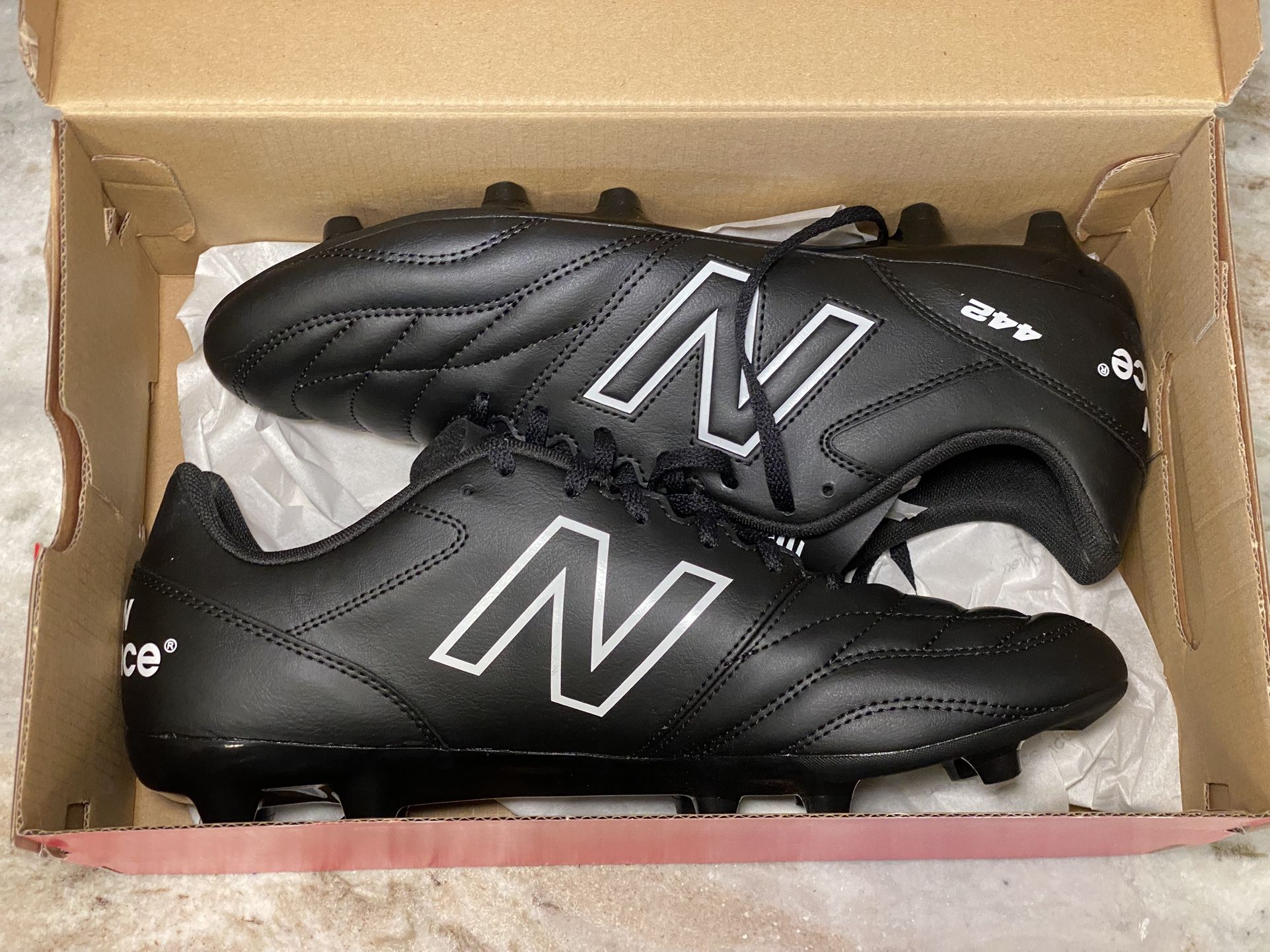 BNIB New Balance Soccer Cleats Size 11.5