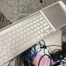 Apple Keyboard + Touch Pad 