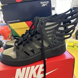 Adidas’s Jeremy Scott Sz9