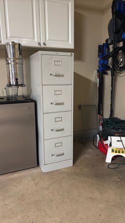 Metal File Cabinet 4 Drawer FREE