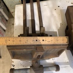 Wilton wood vise missing threaded nut and metal vise both