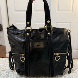 Vintage Coach Poppy Daisy Liquid Gloss pocket tote bag in black patent leather and  gold hardware