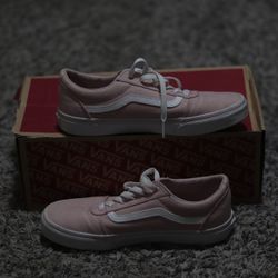 Women Vans Size 6