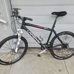 Carbon Fiber LAPIERRE MOUNTAIN BIKE. (NEW)
