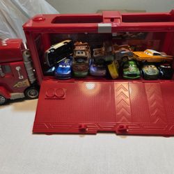 Disney Pixar LIGHTNING MCQUEEN Cars Toys Mack Truck Hauler W Cars Inside