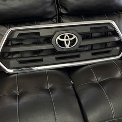 2016-2017 Toyota Tacoma Grill 