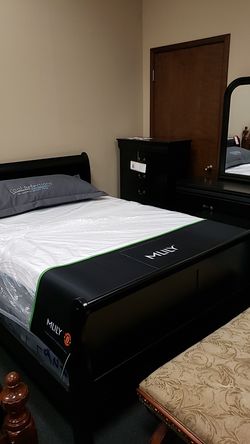 Queen bed without mattress
