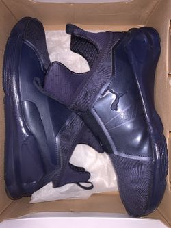 PUMA sneakers size 9!!