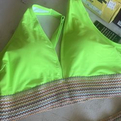 Two piece blooming jelly, some soup neon