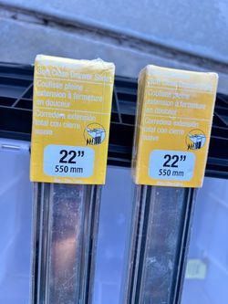 Cabinet soft close rails