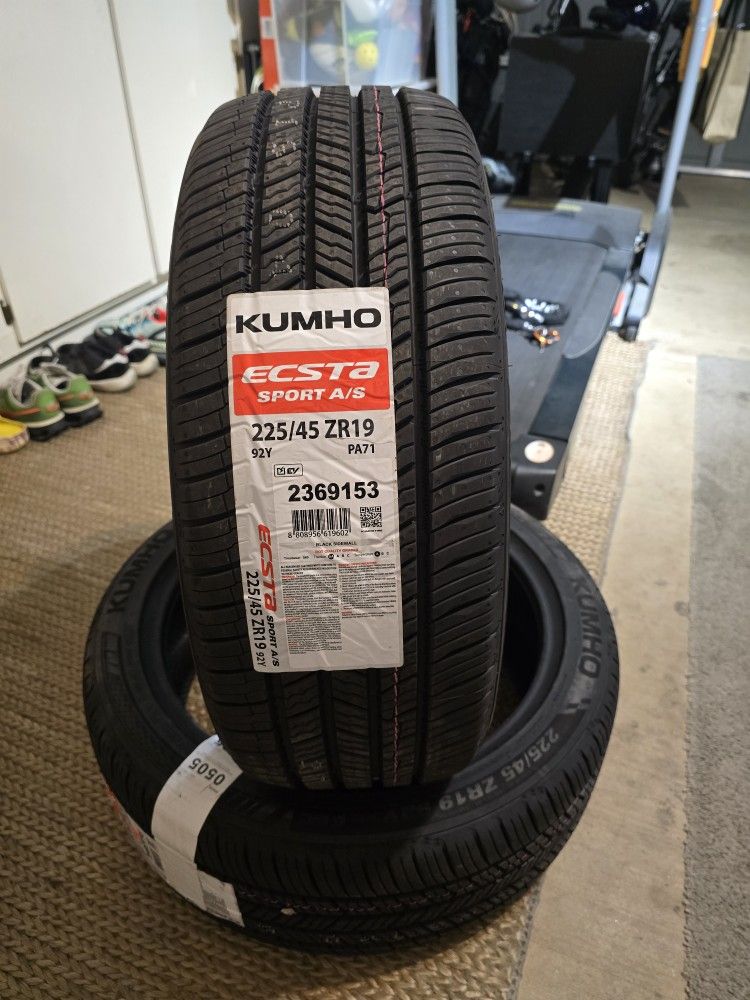 225/45/19 Kumho Ecsta PA71